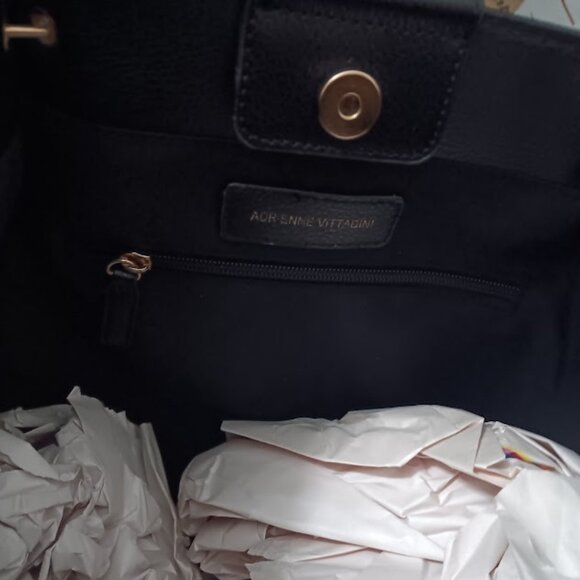 ADRIENNE VITTADINI 2pc Black Signature Fleur-De-Lis/AV Monogram Tote Bag + Pouch - Picture 11 of 12
